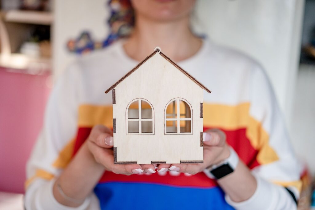Pourquoi passer par une agence immo à Sens pour vendre votre bien rapidement ?