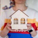 Pourquoi passer par une agence immo à Sens pour vendre votre bien rapidement ?